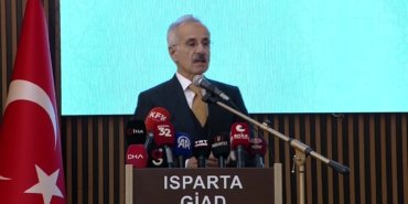 Ulaştırma ve Altyapı Bakanı Uraloğlu: “Hürmüz Boğazı’nda Türk bayraklı gemiler için güvenlik seviyesini en üst düzeye çıkardık”