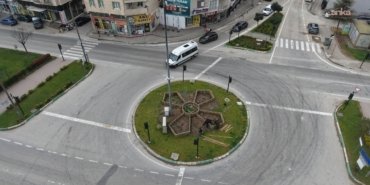 Gemlik Belediyesi ekiplerinden, temizlik, bakım ve peyzaj mesaisi