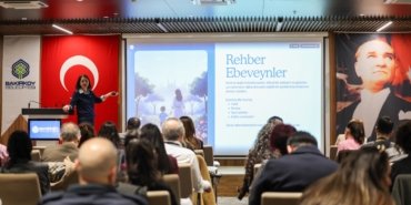 Bakırköy’de “Teknolojik Anneler” söyleşisi: Dijital çağda çocuk büyütmenin getirdiği yeni sorunlar ve çözüm yolları konuşuldu