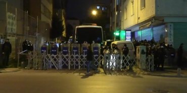 TİP’ten, Fatmanur Çelik ve kızı için Kur’an’a Hizmet Vakfı önünde eylem: Hiçbir tarikat çocukların yaşam hakkından daha dokunulmaz değildir