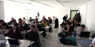 Antalya Büyükşehir Belediyesi’nden gençlere yönelik yapay zeka eğitimi