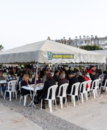Manavgat’ta ramazan sofraları vatandaşları buluşturuyor