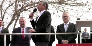 CHP’nin “Millet İradesine Sahip Çıkıyor” mitingi… Özgür Özel: “Arkadaşlarımız masum, gizli tanıklar sahte, itirafçılar iftiracıdır”