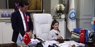 23 Nisan’ın çocuk başkanı Lina Saka, matematikte dünya şampiyonu oldu