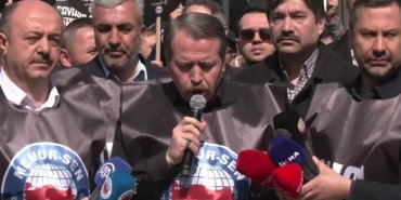 Memur-Sen, ABD Büyükelçiliği önüne siyah çelenk bıraktı: “Eninde sonunda bu katil düzen hesap verecek, çocukların kanı yerde kalmayacak”