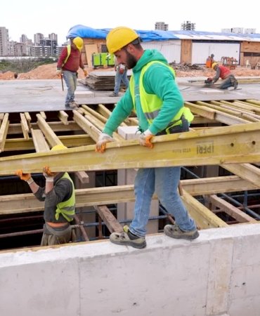 Mersin Büyükşehir Belediye Başkanı Seçer, “Mersin Mezitli İçmesuyu Şebeke Projesi”ni sahada inceledi