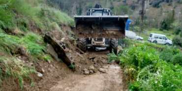 Efeler’de yağış nedeniyle kapanan yollar açıldı