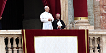 Papa 14’üncü Leo, Orta Doğu’daki savaşa ilişkin: “Tanrı, savaş başlatan ve elleri kana bulanmış liderlerin dualarını kabul etmez”