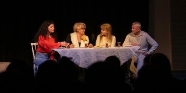 Kuşadası Tiyatro Günleri başladı