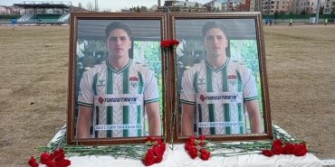 Kars 36 Spor Camiası, silahlı saldırıda öldürülen Kubilay Kaan Kundakçı’yı sahada andı