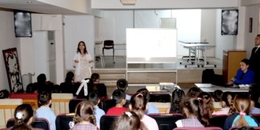 Bayraklı’da 14 okulda 2 bin 200 öğrenciye hijyen eğitimi