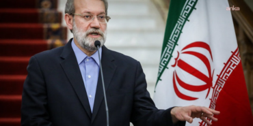 İran Yüksek Ulusal Güvenlik Konseyi Sekreteri Laricani, bölge ülkelerine seslendi: “Size saldırmayacağız; ABD, ülkelerinizde bulunan üslerle operasyonlar yürüttüğünde, onları hedef alacağız”