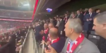 Özgür Özel, A Milli Futbol Takımı’nın Romanya ile oyandığı maçı izledi: İşte Bizim Çocuklar, işte gurur