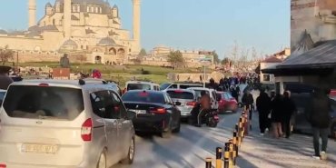 Selimiye Camisi açıldı, esnafın yüzü güldü