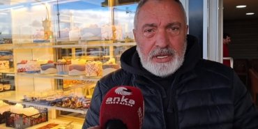 Hopa’da emekli yurttaş iftara tulumba tatlısını sayarak aldığını söyledi: “Yaklaşık 10-15 tatlı, 10 tane de misafir var”
