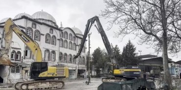 Malatya Küçük Sanayi Sitesi Camisi depremden üç yıl sonra yıkıldı. Esnaf: “Güçlendirme yapılabilirdi”