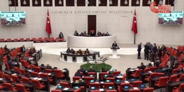 TBMM Genel Kurulu… Yeni Yol Partisi’nin “mal varlıklarının araştırılması” önerisi AK Parti ve MHP milletvekillerinin oylarıyla reddedildi
