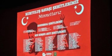 Bandırma’da şehit ve gazilere vefa gecesi: “Şahit Olanlar” belgeseli gösterildi
