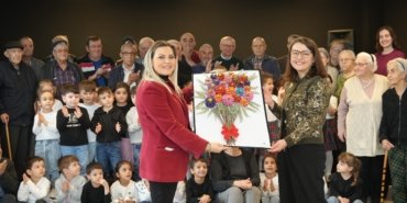 Eskişehir’de nesiller buluştu… Yaşlılara Saygı Haftası’nda çocuklardan büyüklerine ziyaret