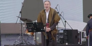 Diyarbakır’da Nevruz kutlamaları başladı… DEM Parti Eş Genel Başkanı Bakırhan: “Kürtler artık devletle münazara değil, müzakere yapmak istiyor”