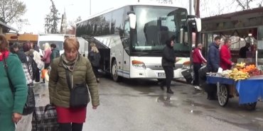 Paskalya Bayramı öncesi Bulgaristan’dan Edirne’ye gelenler, kentte alışveriş yoğunluğu oluşturdu