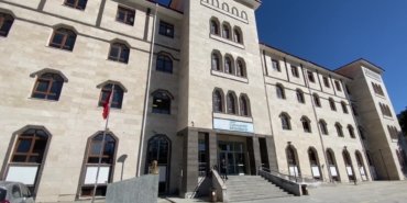 Yozgat’ta okul müdürü makamında öğrencinin ağabeyi tarafından darbedildi