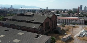 İzmir’de Elektrik Fabrikası alanına ilişkin imar planı değişikliğine CHP’li Güç’ten tepki… “AKP’nin siyasi anlayışının bir yansıması”