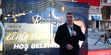 Burdur’da Gönül Sofrası, Cumhuriyet Meydanı’nda kuruldu