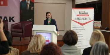 Eskişehir Kadın Platformu’ndan 2026 Eskişehir Yılı’na destek: “Kadın Olmak” paneli düzenlendi