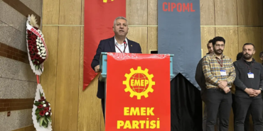 Seyit Aslan: “Bir yanda ekonomik sıkıntılar, bir yanda sansür politikaları bir sopa gibi tiyatro sanatçılarının tepesinde tutulmakta”