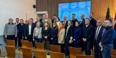 Kuşadası Belediye Başkanı Günel, Berlin’de Türk-Alman İş İnsanları Birliği’ni ziyaret etti