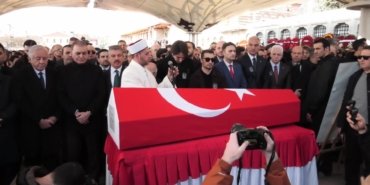 İlber Ortaylı, Fatih Camii Haziresi’ne defnedildi