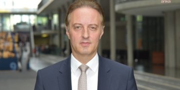 SPD Milletvekili Karaahmetoğlu’ndan Başbakan Merz’e tepki: “Kadına şiddeti göçmenler üzerinden siyasallaştırmak sorumsuzluk”