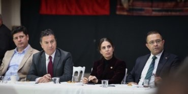 Muğla Belediye Başkanı Aras, Ortaca ve Dalaman’da iftar programlarına katıldı, muhtarlarla yatırımları görüştü