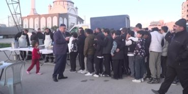 Osmangazi Belediyesi’nin iftar sofrası, Geçit Mahallesi’nde kuruldu