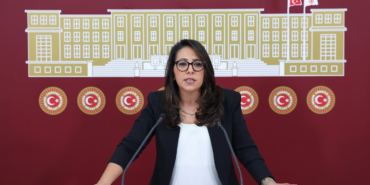 TİP’li Kadıgil, Bakan Tekin’in yanıtlaması istemiyle lisans öğretim süresinin üç yıla indirilmesine ilişkin soru önergesi verdi