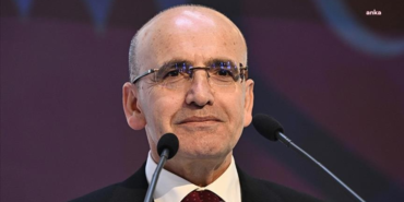 Mehmet Şimşek:  “Vadeli petrol piyasalarındaki fiyatlamalar mevcut hareketin geçici olabileceğine işaret ediyor”