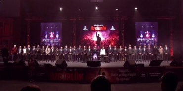 CHP’nin “Benim Adım Özgürlük ‘Sanatın, Sözün ve Özgürlüğün Buluşması'” programı…Özgür Çelik: Korku duvarları yıkılmıştır