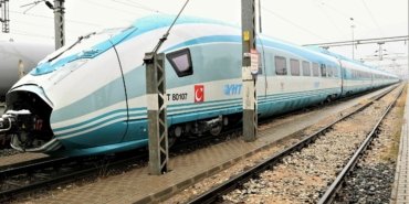 Ankara’da yüksek hızlı tren kazası davası… Müşteki avukatı: “Politik engellere takıldığı için sanık sandalyelerinde oturması gereken insanlar burada yok”