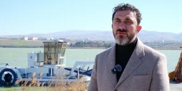 Ankara Büyükşehir Belediyesi göl ve göletlerde temizlik kapasitesini artırdı… İkinci temizleme makinesi hizmette