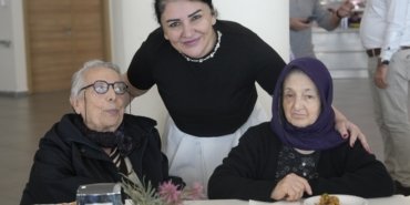 Kartal Belediyesi’nden Yaşlılara Saygı Haftası’nda huzurevi sakinlerine ziyaret