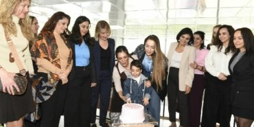 Çiğli Belediyesi’nden vefa örneği: Özge Polat’a doğum günü sürprizi