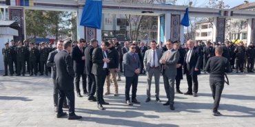 Tunceli’de 30 yıl aradan sonra ilk kez resmi bir tören halka açık alanda yapıldı