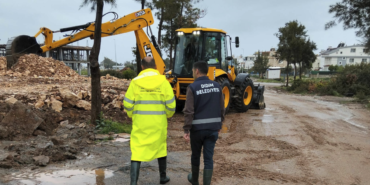 Didim Belediyesi ekiplerinden kuvvetli yağışa karşı yoğun mesai