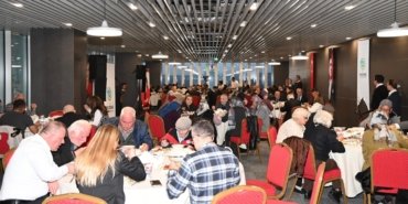 Tekirdağ Büyükşehir Belediye Başkanı Yüceer, huzurevi sakinleriyle iftar yaptı